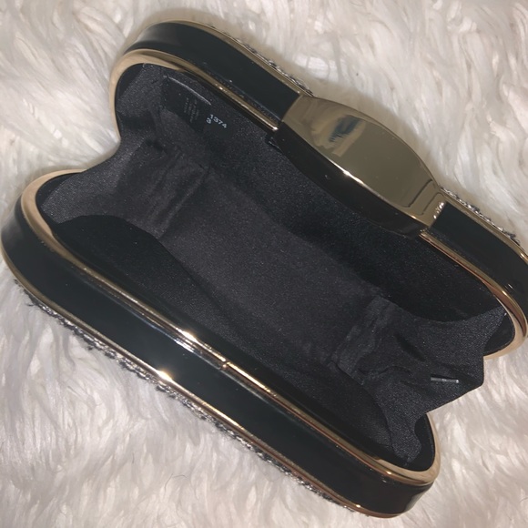 Black & silver Express Clutch with gold trimming - Picture 6 of 8